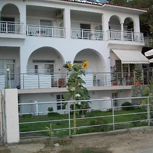 https://paschalia-apartments.hotelschalkidiki.net